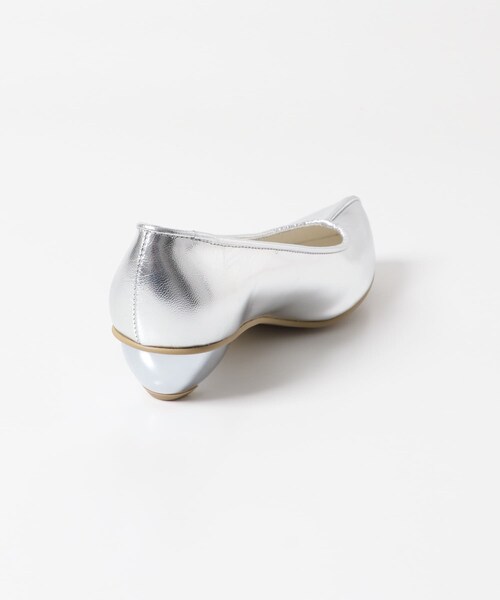かぐれ（カグレ）の「COSMIC WONDER　fsgw leather folk pumps（パンプス・レディース・white gold/F Silver・23.5/24/24.5）」の6枚目の写真