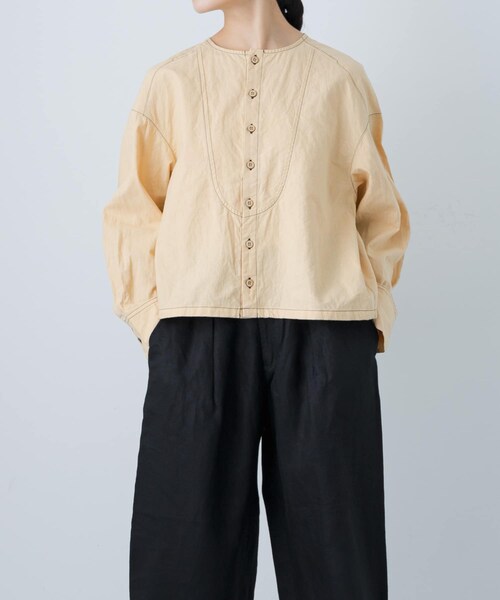 かぐれ(カグレ)の「Vlas Blomme ステッチヨークブラウス(シャツ/ブラウス・レディース・Beige/Black・FREE)」の2枚目の写真