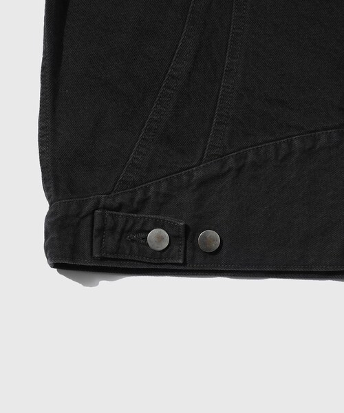 ADAM ET ROPE'（アダムエロペ）の「【NVRFRGT/ネヴァーフォーゲット】3D TRUCKER JACKET（その他アウター・メンズ・チャコール・2/3）」の9枚目の写真