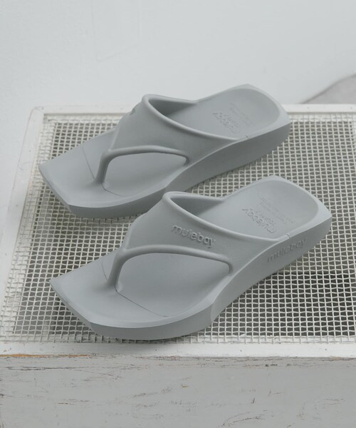 SENSE OF PLACE by URBAN RESEARCH（センスオブプレイスバイアーバンリサーチ）の「muleboy　X-TYPEスクエアサンダル（サンダル・メンズ・GRAY/BLACK/IVORY・26/27）」の4枚目の写真