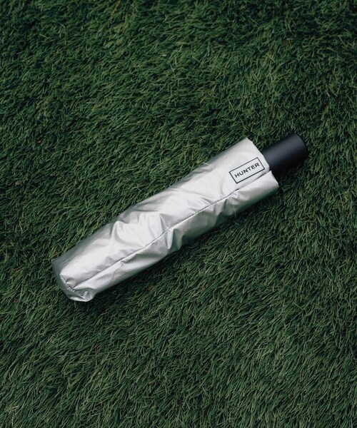 ADAM ET ROPE'(アダムエロペ)の「【HUNTER for ADAM ET ROPE'】別注 ALL WEATHER AUTO COMPACT UMBRELLA 55cm/晴雨兼用(折りたたみ傘・レディース・シルバー・F)」の12枚目の写真