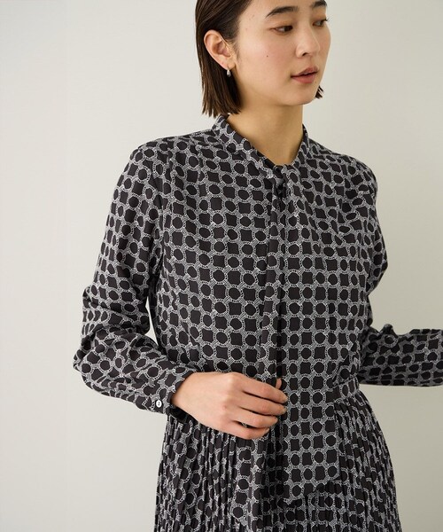 ROPE'（ロペ）の「ship's rope' オリジナルプリントプリーツタイワンピース（シャツワンピース・レディース・キャメル/ネイビー・36/38）」の7枚目の写真