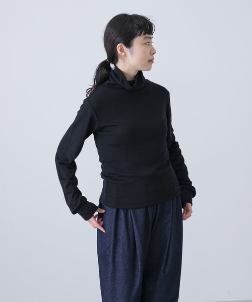 かぐれ(カグレ)の「HAVERSACK ウールフライスタートルネックシャツ(ニット/セーター・レディース・White/Black・1)」の7枚目の写真