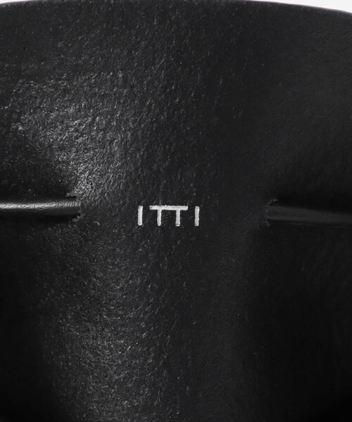 URBAN RESEARCH(アーバンリサーチ)の「ITTI HERRIE KINCHAKU POUCH(ポーチ・メンズ・BLACK/TAUPE・XXS)」の9枚目の写真