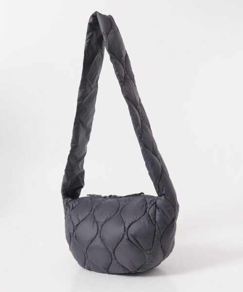 SENSE OF PLACE by URBAN RESEARCH（センスオブプレイスバイアーバンリサーチ）の「TAION　ミリタリーバナナショルダーダウンバッグM（ショルダーバッグ・メンズ・BLACK/D.CHARCOAL/D.S.GRN・One）」の8枚目の写真