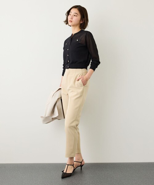 ROPE'(ロペ)の「LEVITA 金ボタンクルーネックシアーカーディガン/接触冷感・イージーケア(カーディガン/ボレロ・レディース・ブラック/ベージュ/レッド・F)」の20枚目の写真