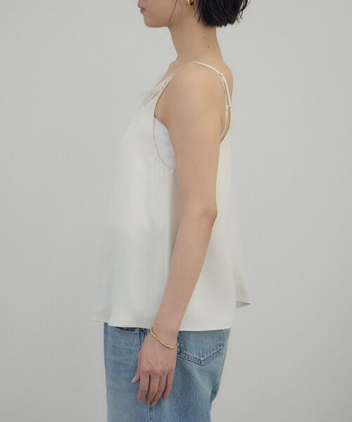 ADAM ET ROPE'（アダムエロペ）の「フレンチレースフィブリルサテンキャミソール（キャミソール・レディース・ブラック/オフホワイト・F）」の16枚目の写真