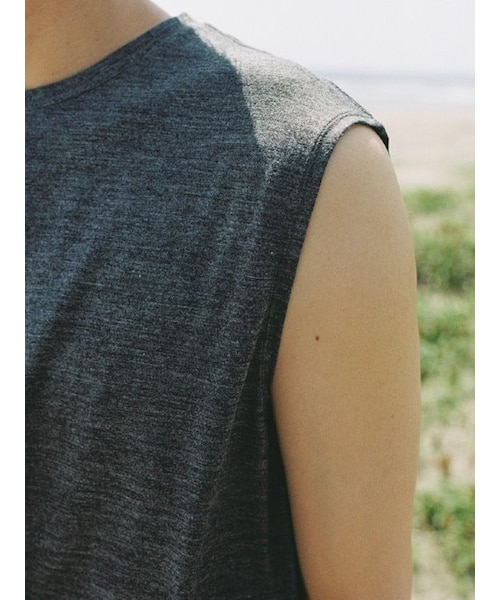 LIDNM(リドム)の「MERINO WOOL SLEEVELESS TEE(タンクトップ・メンズ・ブラック/グレー・S/M/L)」の14枚目の写真