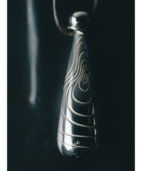 Llife（ライフ）の「Llife QUILLE BOTTLE NECKLACE（ネックレス・メンズ・シルバー・F）」の4枚目の写真