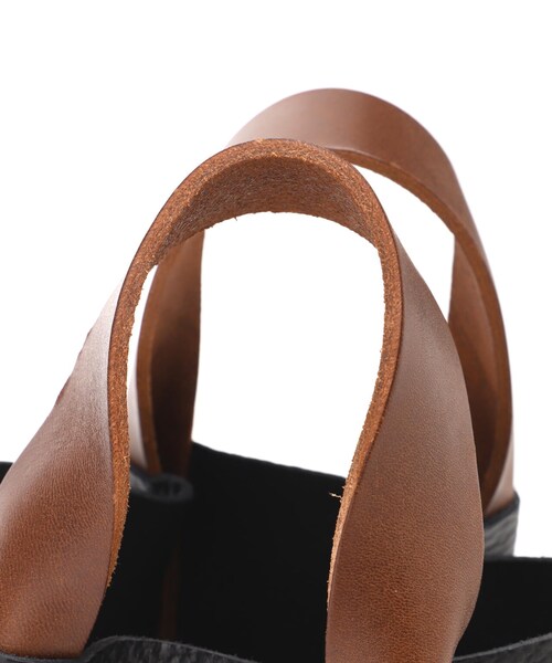BEAVER(ビーバー)の「Hender Scheme/エンダースキーマ/piano bag small(バッグ・メンズ・ブラック/ブラウン・F)」の4枚目の写真