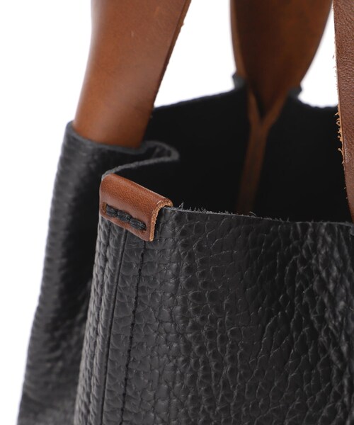 BEAVER(ビーバー)の「Hender Scheme/エンダースキーマ/piano bag small(バッグ・メンズ・ブラック/ブラウン・F)」の6枚目の写真