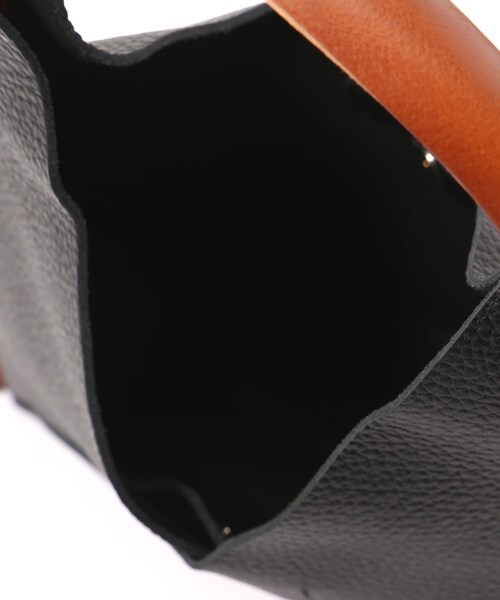 BEAVER（ビーバー）の「Hender Scheme/エンダースキーマ/triangle bag（バッグ・メンズ・ブラック/ブラウン・F）」の6枚目の写真