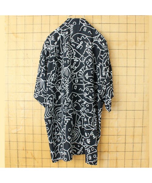 --(--)の「80s 90s EURO Alba Moda 総柄ポリエステルシャツ メンズXL相当 ブラック 顔柄 半袖 ヨーロッパ古着(シャツ/ブラウス・レディース・ブラック・XL)」の3枚目の写真