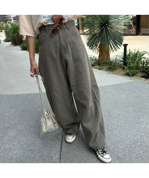 copine(コピン)の「カーブデニムパンツ(ベージュ)(デニムパンツ・レディース・ベージュ・M)」の1枚目の写真