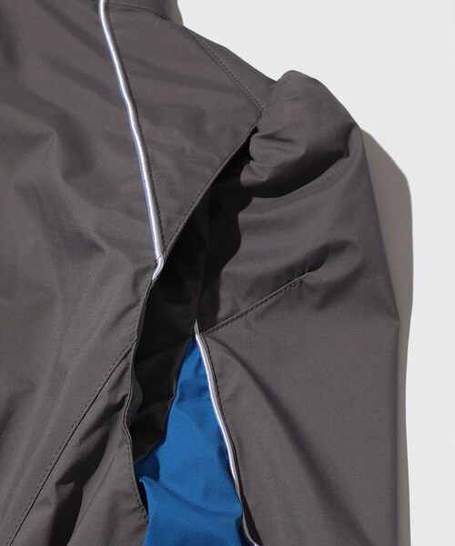 ADAM ET ROPE'(アダムエロペ)の「【BASICKS/ベイシックス】Cigarettes Shoulder Track Jacket(ブルゾン・メンズ・ブラック/グレー・XS)」の14枚目の写真