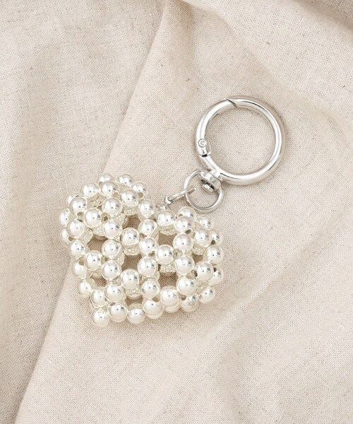 3coins（3coins）の「プックリハートキーホルダー（キーホルダー・キッズ・アイボリー/シルバー・FREE）」の2枚目の写真