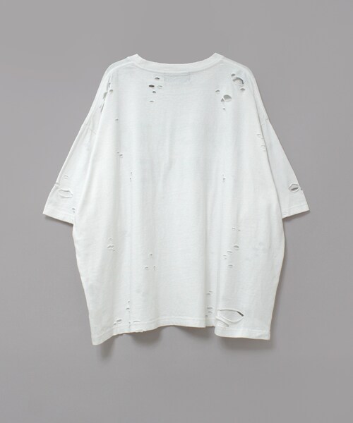 RNA（アールエヌエー）の「M2523 ダメージルーズＴ（トップス・レディース・ホワイト/スミクロ/ディープレッド）」の4枚目の写真