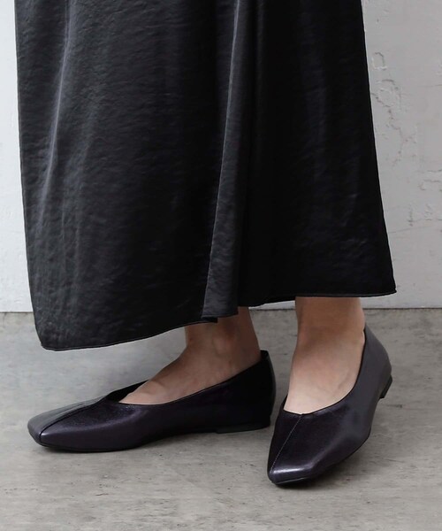 COLONY 2139（コロニートゥーワンスリーナイン）の「スクエアトゥパンプス（パンプス・レディース・ゴールド/ブロンズ/ネイビー・M/L）」の3枚目の写真