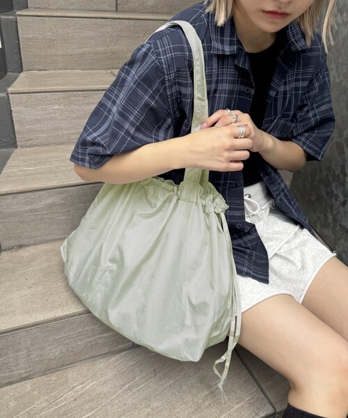 Lattice（Lattice）の「レインバッグカバー（ハンドバッグ・レディース・ブラック/グレー/ベージュ・FREE）」の2枚目の写真