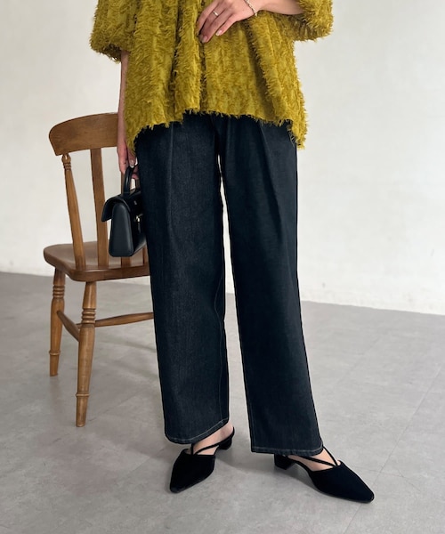 Chez toi（シェトワ）の「タックデニム（デニムパンツ・レディース・インディゴブルー/ブラック・F）」の2枚目の写真