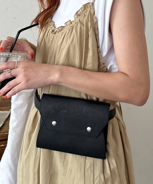 DISCOAT(ディスコート)の「【AW先行予約】ミニウエストポーチ(ボディバッグ/ウエストポーチ・レディース・ブラック/ブラウン/ベージュ・FREE)」の1枚目の写真