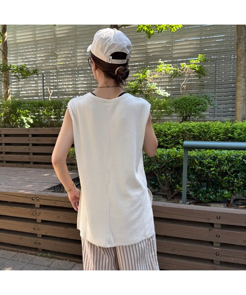 copine（コピン）の「サイドスリットリブノースリーブ(エクリュ)（タンクトップ・レディース・エクリュ・M）」の3枚目の写真