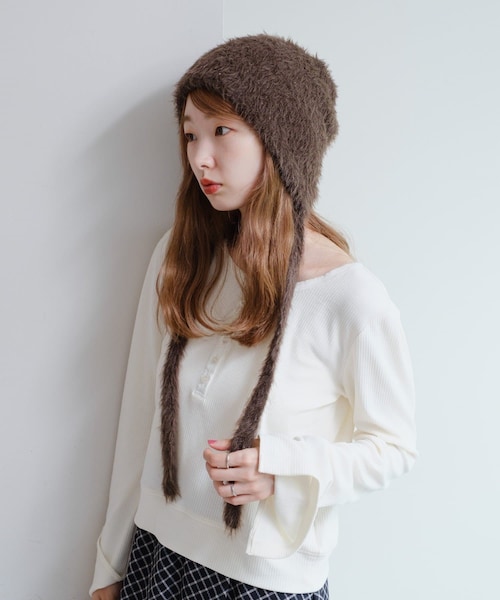 Kastane（カスタネ）の「【WEB先行/2025AW】ファーリボンビーニー（ニットキャップ/ビーニー・レディース・アイボリー/グレー/ブラウン・F）」の3枚目の写真