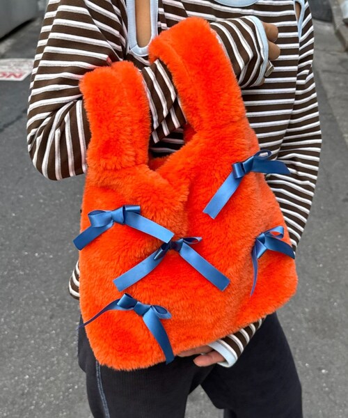 CIAOPANIC TYPY（チャオパニックティピー）の「H.Sリボン付ファーBAG（バッグ・レディース・パープル/ブルー/オレンジ/レッド/ブラック・ONE）」の5枚目の写真