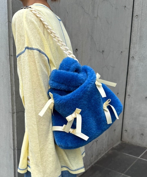 CIAOPANIC TYPY（チャオパニックティピー）の「H.Sリボン付ファーBAG（バッグ・レディース・パープル/ブルー/オレンジ/レッド/ブラック・ONE）」の3枚目の写真