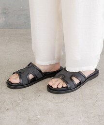 Elura（エルーラ）の「MOHIフラットサンダル《一部店舗限定》（シューズ）」