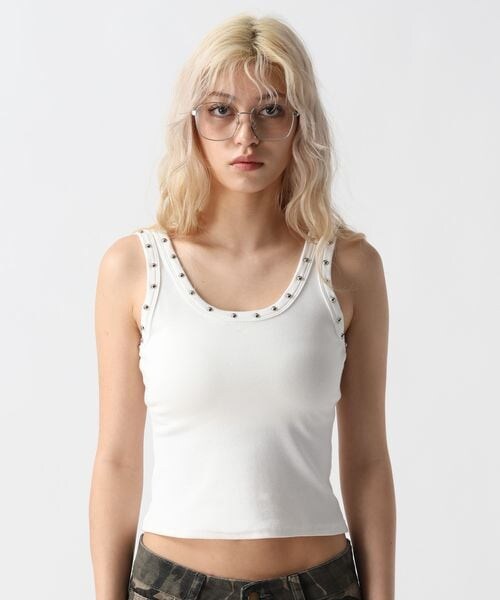 FOREVER 21(フォーエバー トゥエンティーワン)の「スタッズタンク(その他・オフホワイト05/ブラック09/ブラウン58・FREE)」の18枚目の写真