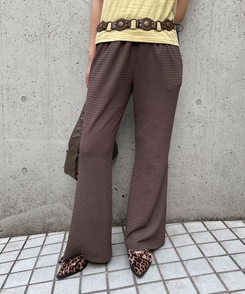 FOREVER 21（フォーエバー トゥエンティーワン）の「カラーイージーパンツ（フォーマルスーツ/小物・ナチュラル08/ブラック09/ブラウン55/イエロー60・S/M）」の2枚目の写真