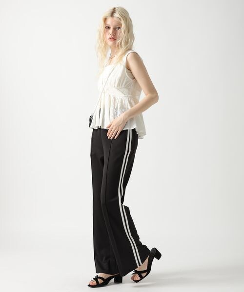 FOREVER 21(フォーエバー トゥエンティーワン)の「ラインフレアジャージパンツ(フォーマルスーツ/小物・ブラック09/グリーン70/ネイビー88・S/M)」の21枚目の写真