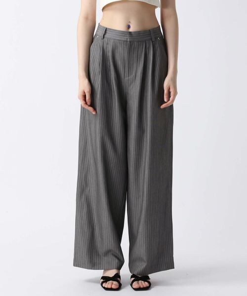 FOREVER 21(フォーエバー トゥエンティーワン)の「ストライプスラックス(フォーマルスーツ/小物・グレー10/ネイビー88・S/M)」の14枚目の写真