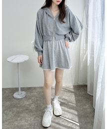 INGNI（イング）の「【新作早割】【WEB限定】袖リボンショートスウェットジップパーカー（ジャケット/アウター・レディース）」