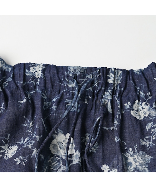 45ガーゼアンティークフラワープリントのシャーリングブラウス