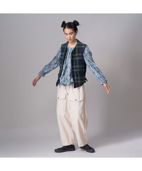 45ガーゼアンティークフラワープリントのシャーリングブラウス