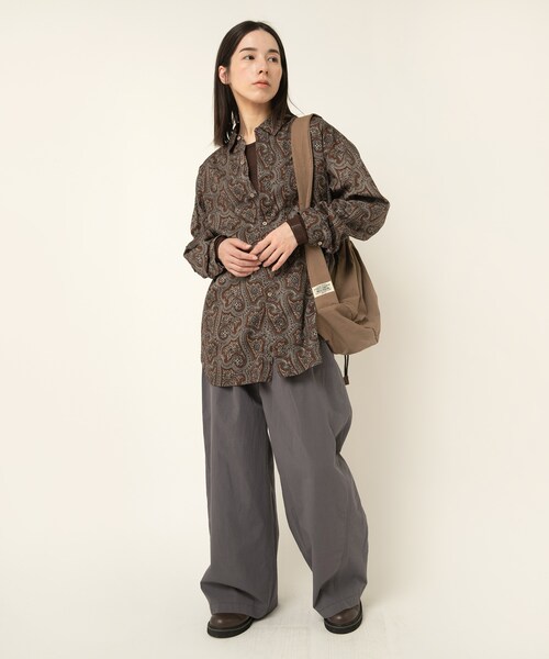 RNA-N（アールエヌエーエヌ）の「B2919 ヴィンテージペイズリーシャツ（トップス・レディース・チャコールグレーベース/ブラウンベース/ネイビーブルーベース）」の10枚目の写真