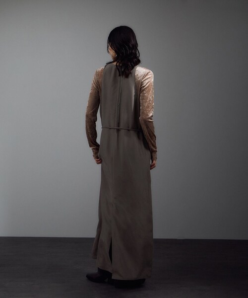 ADAM ET ROPE'（アダムエロペ）の「[25AW]GENTLE SILK ジャンパースカート【セットアップ対応・洗える】（ジャンパースカート・レディース・ブラック/ブラウン系/ピンク系・F）」の14枚目の写真