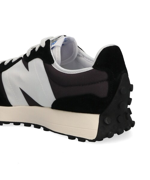 ADAM ET ROPE'（アダムエロペ）の「【New balance】MS327（スニーカー・メンズ・ブラック/レッド・26.0/27.0/28.0）」の12枚目の写真