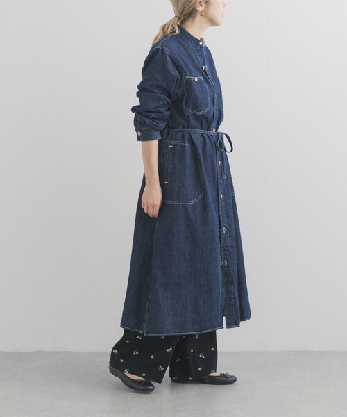 URBAN RESEARCH DOORS（アーバンリサーチドアーズ）の「『別注』Lee×DOORS　WORK SHIRTS ONE-PIECE（ワンピース・レディース・BLUE/NAVY・One）」の4枚目の写真