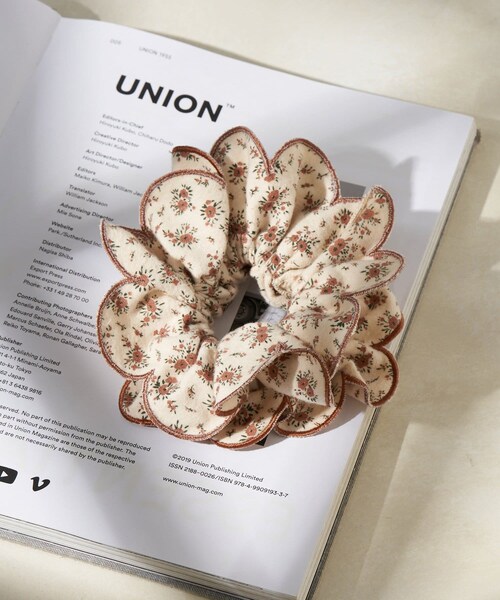 Lattice（Lattice）の「小花柄シュシュ（シュシュ・レディース・ピンク/グレー/ブラウン・FREE）」の3枚目の写真