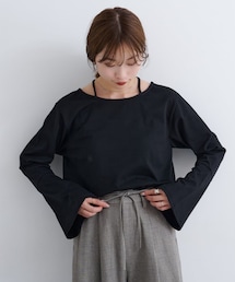 Kastane（カスタネ）の「【9.6(土)12:00発売/4色展開/無地&ボーダー】B ベルスリーブ2WAYカットトップス（Tシャツ/カットソー・レディース）」