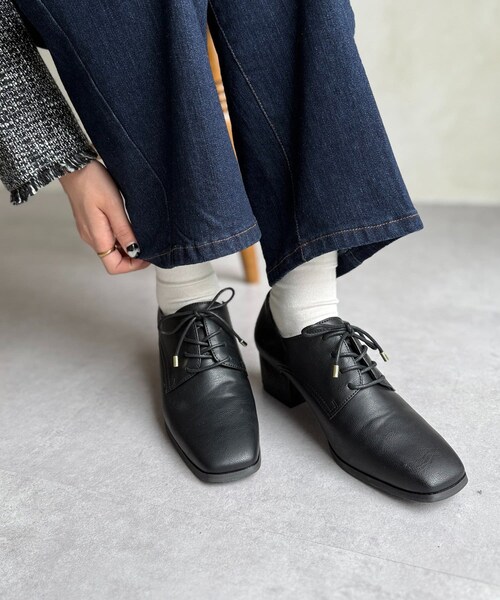 Chez toi(シェトワ)の「レースアップブーティー(ブーツ・レディース・ダークブラウン/ブラック・L/M)」の2枚目の写真