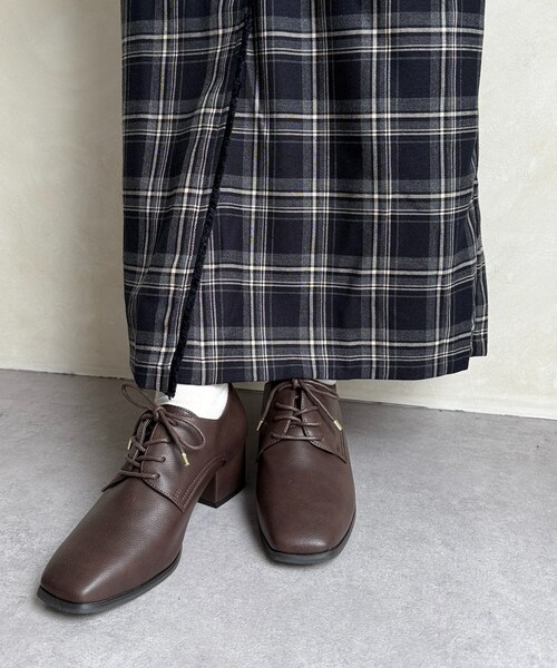 Chez toi(シェトワ)の「レースアップブーティー(ブーツ・レディース・ダークブラウン/ブラック・L/M)」の1枚目の写真