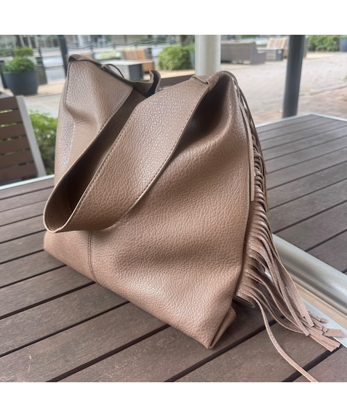 copine(コピン)の「ポーチ付きフリンジショルダーバッグ(ショルダーバッグ・レディース・ベージュ・ワンサイズ)」の3枚目の写真