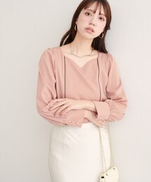 natural couture（ナチュラルクチュール）の「ハートネックパイピング配色ブラウス（トップス・レディース）」