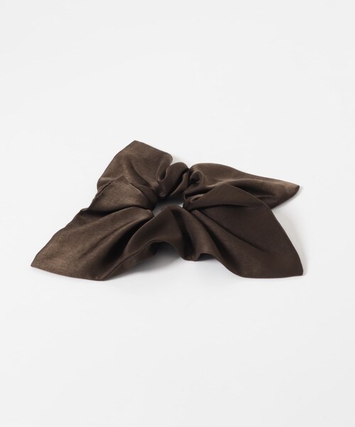 KBF（ケイビーエフ）の「サテンシュシュ(大)（ヘアゴム・レディース・BEIGE/D.KHAKI・One）」の16枚目の写真