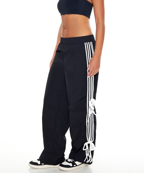 FOREVER 21(フォーエバー トゥエンティーワン)の「サイドラインパンツ(フォーマルスーツ/小物・ブラック09・S/M/L)」の3枚目の写真