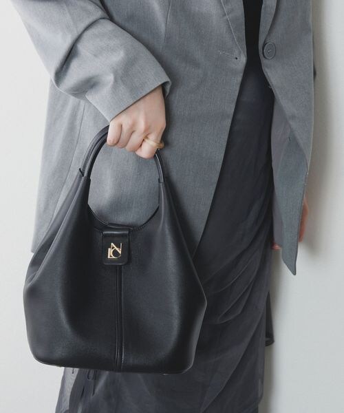 NICAL（ニカル）の「ラウンドバッグ / 554183（バッグ・ブラック 01/アイボリー 22/キャメル 82・FREE）」の7枚目の写真